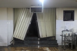 Đất đá sạt lở đổ ập xuống khách sạn ở Vũng Tàu