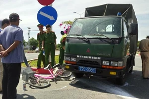 Va chạm với xe cảnh sát cơ động, một người tử vong