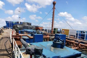 Biên phòng nổ súng dừng tàu chở dầu ở Bà Rịa - Vũng Tàu