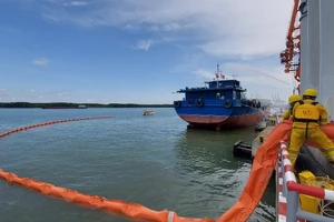 Diễn tập ứng phó sự cố tràn dầu tại cảng Cái Mép