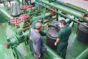 Bà Rịa-Vũng Tàu: Tạm giữ tàu chở dầu không rõ nguồn gốc