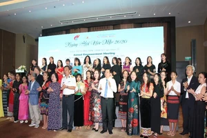 Biểu dương 50 nữ sinh dân tộc thiểu số nghị lực, học giỏi