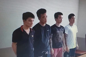 Khởi tố nhóm đòi 'bảo kê' xe chở hàng vào chợ Long Hải