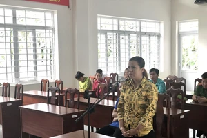 Lãnh án vì bán 'hàng' được tặng