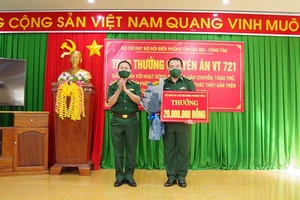 Thưởng 'nóng' lực lượng Biên phòng phá vụ vận chuyển 45kg thuốc nổ