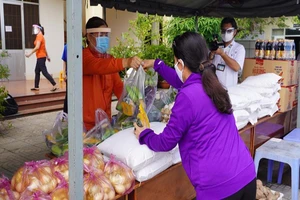 Vũng Tàu san sẻ yêu thương từ phiên chợ 0 đồng mùa dịch COVID-19