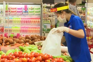 Vũng Tàu hủy thẻ ra ngoài đi chợ, vận động mua hàng online, nhờ Tổ đi chợ hộ