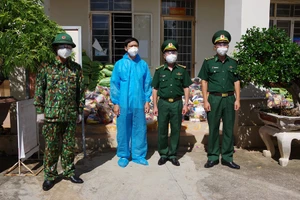 Biên phòng Bà Rịa - Vũng Tàu trao 200 phần quà cho người dân Long Hải