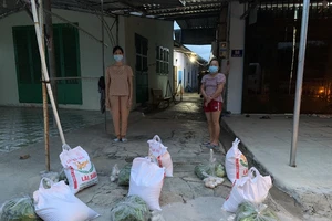 Huyện Xuyên Mộc trao gần 9.000 phần lương thực cho người dân