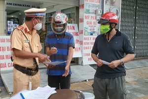 Vũng Tàu kiểm soát chặt người được ra đường