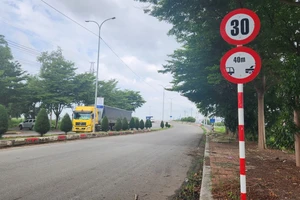 Gối đệm của cầu Rạch Ngã Tư trên đường liên cảng Cái Mép bị xô lệch