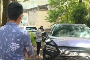 2 tài xế húc nhau bằng ô tô vì nóng giận và cái kết buồn