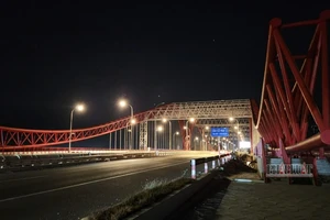 Hệ thống chiếu sáng cầu Cỏ May ở Vũng Tàu vẫn chưa thể sáng đèn