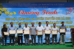 Bà Rịa- Vũng Tàu: Tặng quà ngư dân ngày đầu năm và tuyên truyền về chống khai thác IUU