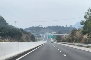 Kỳ vọng về tuyến cao tốc Bắc - Nam hoàn thiện qua việc tự lái xe gần 2.000 km về quê đón Tết