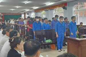 Bà Rịa- Vũng Tàu: Hoãn xử vụ 56 bị cáo đưa, nhận hối lộ vì vắng mặt một số bị cáo 