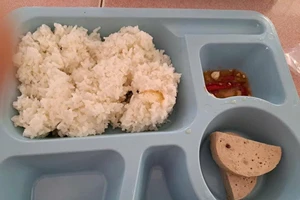 Xác minh thông tin bữa ăn trưa của giáo viên 30 nghìn đồng chỉ có cơm, 2 miếng giò