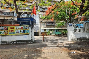 Chủ tịch TP Vũng Tàu đối thoại với các hộ dân tại khu nhà số 284 Nguyễn An Ninh