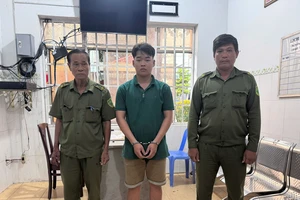 Tài xế tông vào đuôi xe máy khiến nữ sinh lớp 12 tử vong 