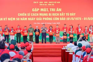 Thủ tướng dự gặp mặt, tri ân các chiến sĩ cách mạng bị địch bắt và tù đày tại Côn Đảo