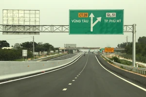 TP.HCM: Cao tốc Biên Hòa - Vũng Tàu khẩn trương thi công theo tiến độ