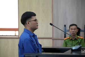 Nhận đứng tên đất giùm cho sếp rồi lừa đảo, chiếm đoạt tiền tỉ