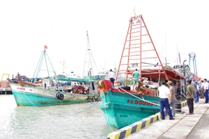 Bộ Tư lệnh Vùng Cảnh sát biển 3 phát hiện 2 tàu cá tháo thiết bị giám sát hành trình