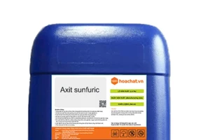 Đắk Lắk: Khoảng 100 can axít nguy hiểm bị lũ cuốn trôi ở xã Sơn Thành