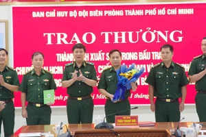 Trao thưởng nóng cho lực lượng tham gia đấu tranh chuyên án làm và tàng trữ tiền giả