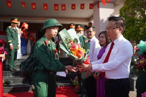 Phó Bí thư Thành ủy TP.HCM dự lễ giao quân tại đặc khu Côn Đảo