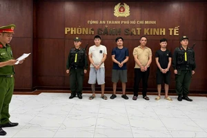 Khởi tố 4 người sản xuất hơn 1.000 tấn giá đỗ ngâm hóa chất cấm