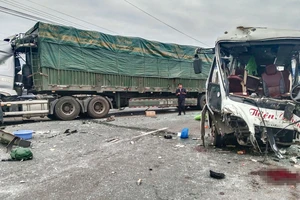 Tai nạn liên hoàn trên Quốc lộ 1, một người chết, nhiều người bị thương