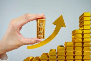 Người mua vàng nắm giữ dài hạn vẫn thắng lớn