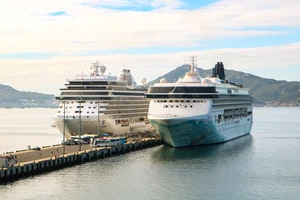 Đề xuất dừng hoạt động kinh doanh của cảng Cam Ranh khi có nhiệm vụ quốc phòng