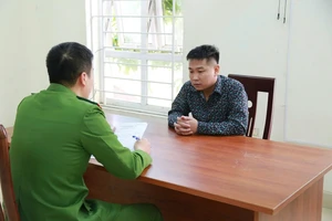 Đang phê ma túy trong căn hộ chung cư thì bị công an bắt