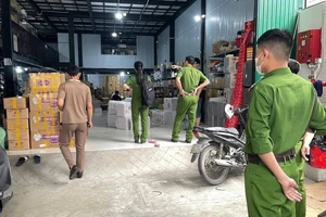 Công an kiểm tra PCCC kho hàng của vợ chồng TikToker nổi tiếng ở Nghệ An