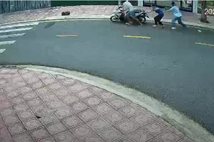 Hai mẹ con giằng co với tên trộm xe máy bất thành