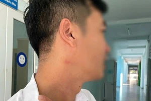 Sẽ buộc thôi việc giáo viên hành hung đồng nghiệp trong sân trường