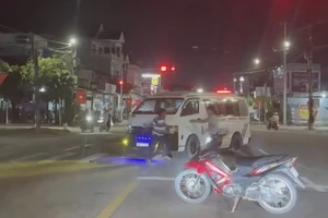 Điều tra vụ ẩu đả liên quan đến xe cứu thương và xe máy 