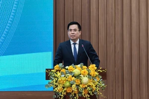 Ông Nguyễn Hoàng Giang tái đắc cử Chủ tịch UBND tỉnh Quảng Ngãi