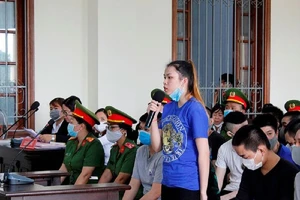 2 nhóm đánh nhau, 24 bị cáo ra tòa