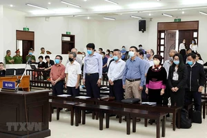 Dự án tiêu tốn 4.400 tỉ, 'đắp chiếu' 10 năm, thiệt hại 830 tỉ