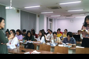 Bàn tiếp về điều kiện tuyển thư ký tòa án