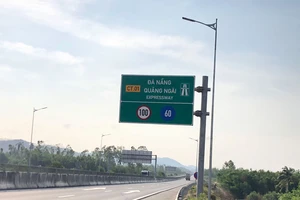 Tài xế bức xúc vì cao tốc chỉ chạy được 90 km/giờ