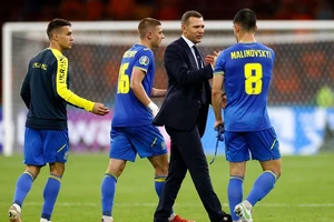 Xem thuyền trưởng Shevchenko điều binh khiển tướng