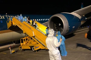 Thí điểm cách ly tập trung 7 ngày với người nhập cảnh