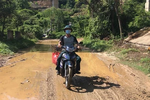 Mượn 15km đường để thi công cao tốc gây hư hỏng nặng