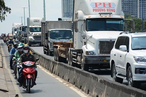 TP.HCM gỡ kẹt xe cho khu vực cảng Cát Lái