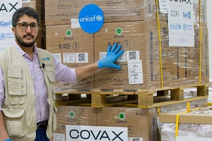 Câu chuyện vaccine: Nơi dùng không hết, nơi tìm không ra