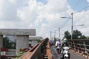 4 cây cầu sắt ở huyện Nhà Bè khi nào mới xây xong?